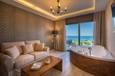 Elegance Luxury Executive Suites in Tragaki, foto 5