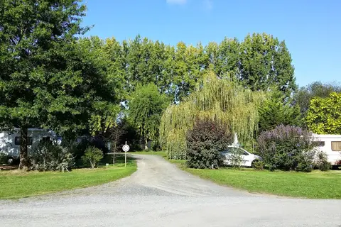 Du Chêne in Saint-Julien-de-Concelles — foto 4