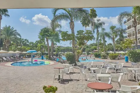 Tsokkos Gardens Hotel Apartments in Παραλίμνι — foto 10