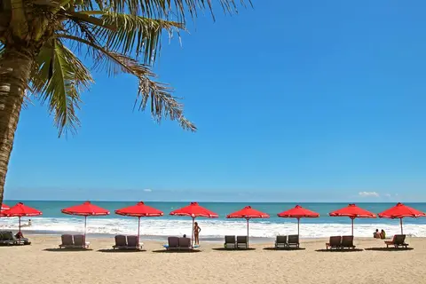 Hotel Legian Beach in Kuta — foto 9