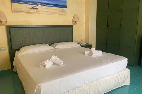 Hotel Baia dei Faraglioni in Mattinata — foto 4