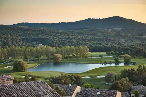 Pont Royal En Provence in Mallemort — foto 26