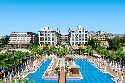 Quattro Beach Spa & Resort Hotel in Alaşehir