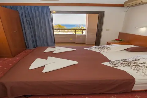 Heleni Beach Hotel in Ιαλυσός — foto 7