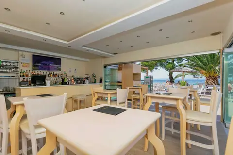Cooee Mediterranean Beachhotel in Σκάλα Ραχωνίου — foto 7