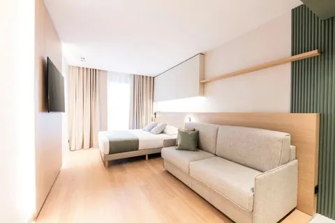 Atenea Calabria in Barcelona — foto 3