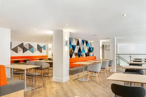 Hotel Holiday Inn Express Edinburgh City Centre in Edinburgh — foto 9