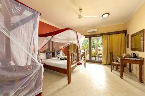 Jaz Adonia Beach Resort in Uroa — foto 21