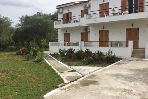 Captain's Studios & Apartments in Δημοτική Ενότητα Λευκιμμαίων — foto 18