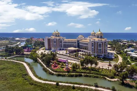 Delphin Be Grand Hotel in Güzeloba Mahallesi — foto 10