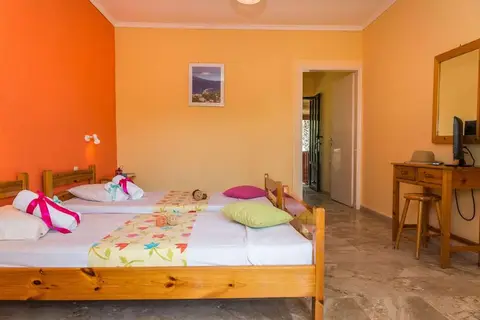 Roussas Studios & Appartementen in Laganas Municipal Unit, foto 3