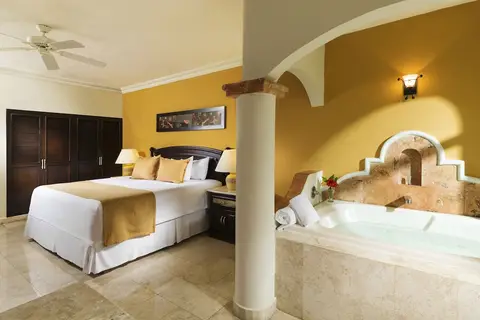 Hotel El Dorado Seaside Suites in Cenote "El Cocodrilo Dorado" — foto 12