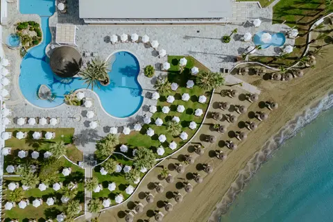 The Golden Bay Beach Hotel in Larnaca — foto 2