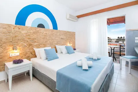 Tinas Plus Hotel in Φαληράκι — foto 8