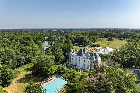 Camping Château La Forêt in Saint-Julien-des-Landes — foto 23