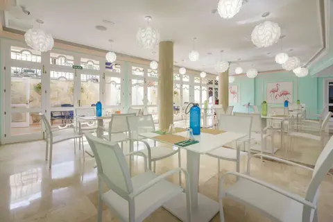 Klayman Olivina Aparthotel in Arona — foto 8