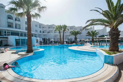 El Mouradi Skanes Beach in المنستير — foto 2