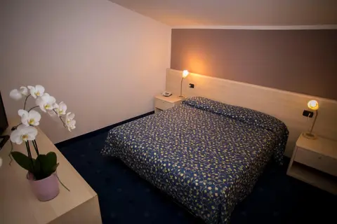 Hotel Ristorante La Perla in Varallo Pombia, foto 14