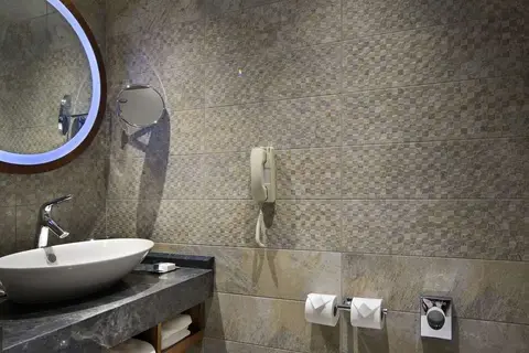 Doubletree by Hilton Hotel Istanbul Piyalepas in İstanbul — foto 23