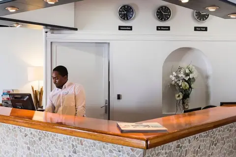 Holland House Beach Hotel in Philipsburg — foto 3