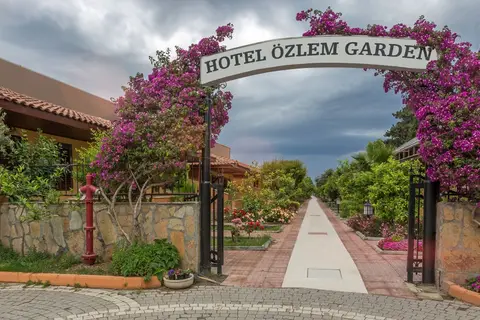Özlem Garden Hotel in Manavgat — foto 2