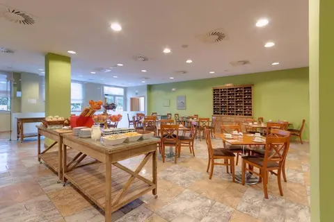 Ramada by Wyndham Valencia Almussafes in Almussafes — foto 2