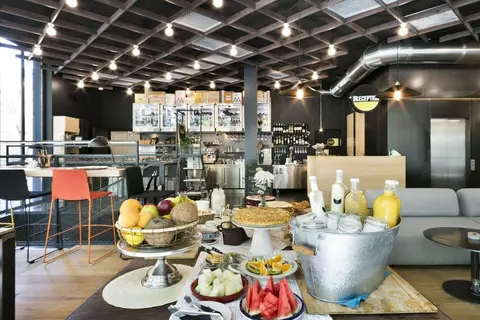 Niu Barcelona in Barcelona — foto 15