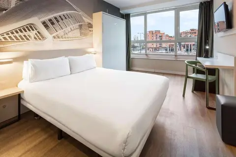 B&B Hotel Valencia Ciudad de la Ciencias in Valencia — foto 3