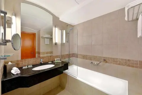 Copthorne Lakeview Hotel Dubai in Cucina — foto 15
