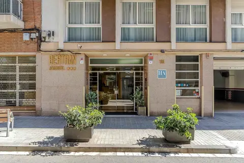 Aparthotel Bertran in Barcelona — foto 2