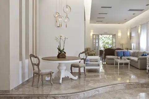 Kamari Hotel in Πλατύς Γιαλός — foto 22