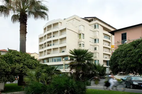 Sina Astor in Viareggio — foto 11