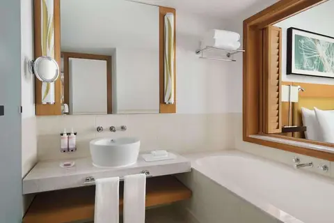 Mövenpick Hotel Jumeirah Beach in دبي — foto 17