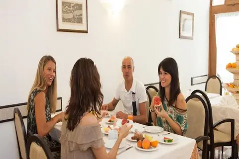 Romantik & Wellness Hotel Portici in Riva del Garda — foto 3