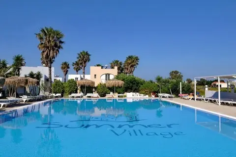 Summer Village Hotel in Μαρμάρι