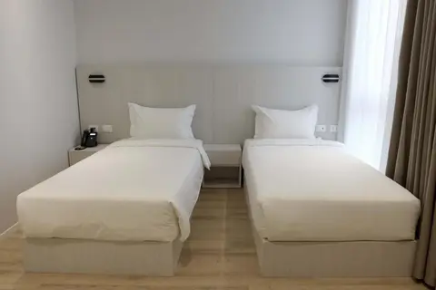 Metro Hotel Terminal in Tirana — foto 10