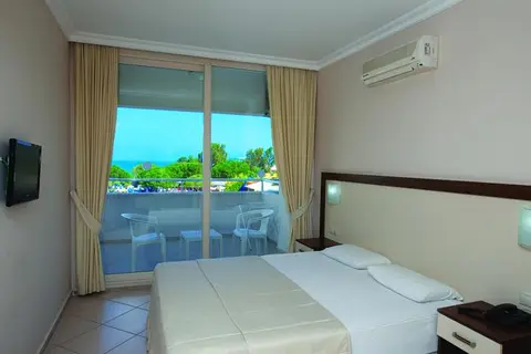 Batihan Beach Resort & Spa in Kuşadası — foto 18