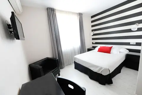 Hostal Domus in Guadalmar-San Julián — foto 8