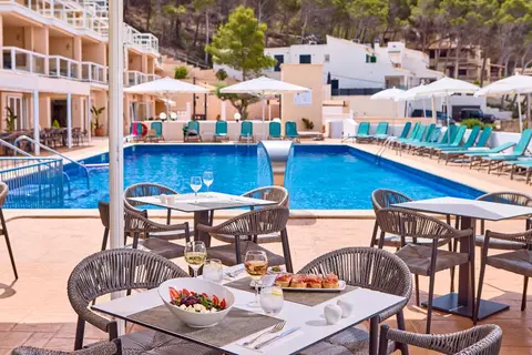 Universal Aparthotel Don Camilo in Sant Elm — foto 27