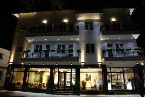 Emerald Boutique Hotel in Tirana — foto 3