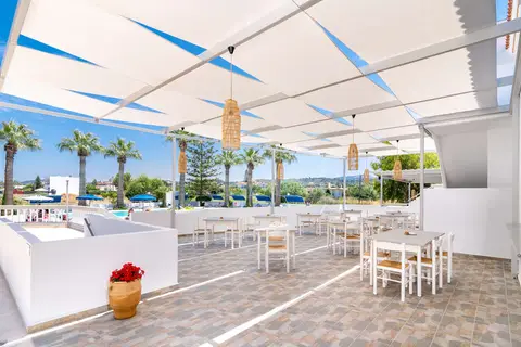 Sabina Hotel in Θεολόγος — foto 9