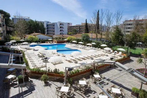Aparthotel CYE Holiday Centre in Salou