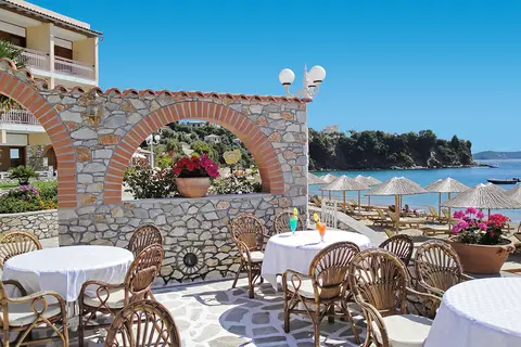Esperides Beach Hotel in Αχλαδιάς — foto 7