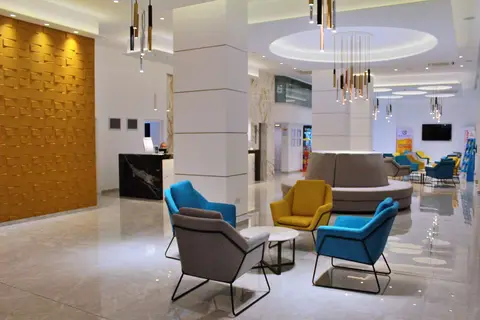 Kapetanios Bay Hotel in Παραλίμνι — foto 2