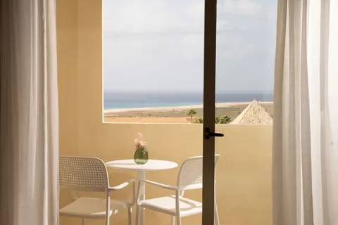 Iberostar Waves Gaviotas Park in Las Gaviotas — foto 11