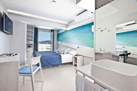 Ryans La Marina in Ibiza-Stad — foto 12