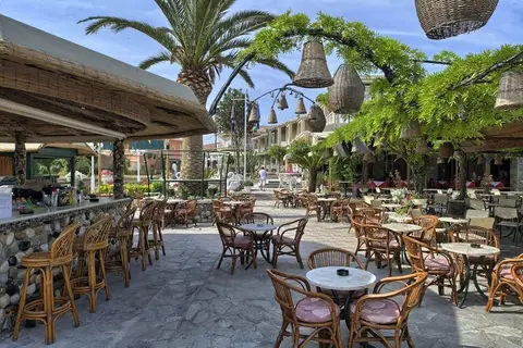 Molfetta Beach Hotel in Γουβιά — foto 7