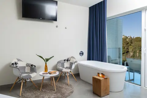Fly & Go Higueron Hotel Malaga, Curio Collection by Hilton in Fuengirola — foto 13