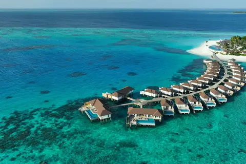 Avani+ Fares Maldives Resort in Fares Island — foto 2