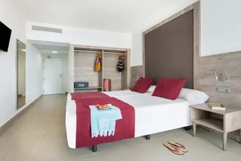 Hotel Vibra Riviera in Sant Josep de sa Talaia — foto 29